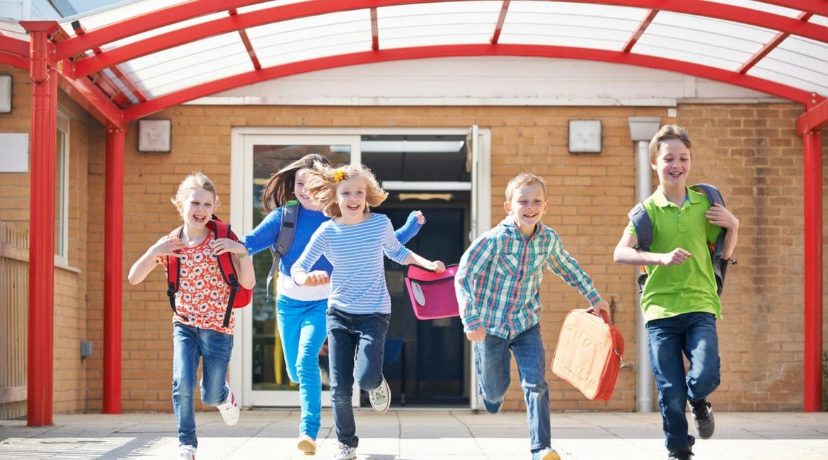 Tutti a scuola con l’abbigliamento bambino personalizzato