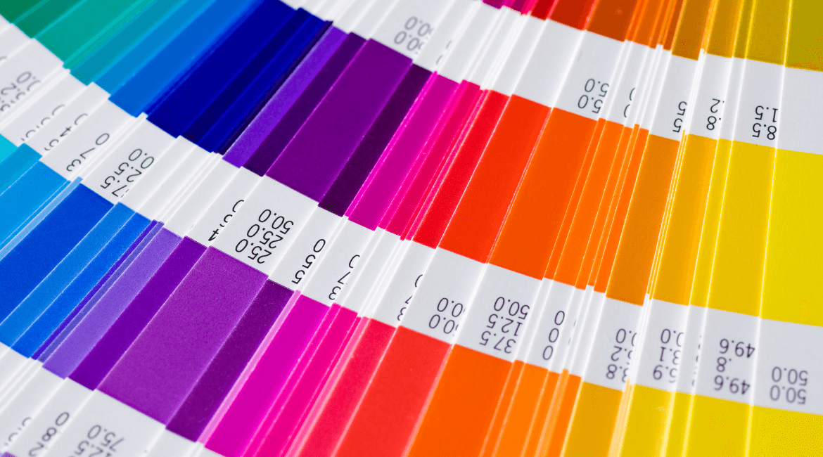 Come utilizzare al meglio i colori Pantone del 2021 nell’abbigliamento