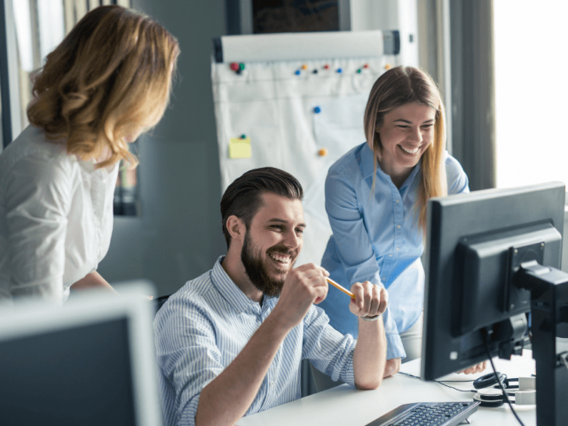 Ritorno in ufficio, gli accessori hi-tech da avere sulla scrivania