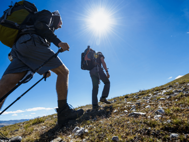 Camminate all’aria aperta, cosa indossare per fare trekking