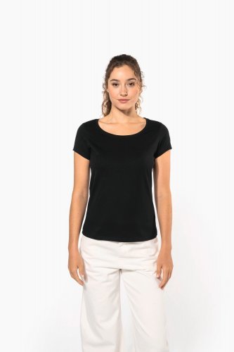 T-shirt donna manivhe corte scollo a barchetta