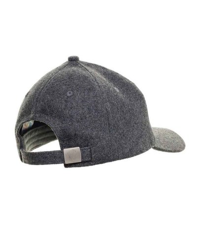 Cappello invernale con visiera