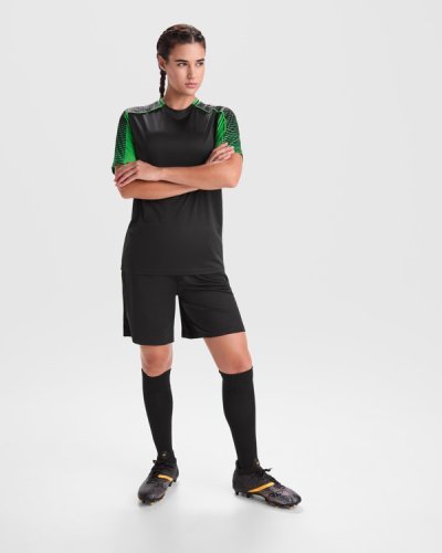 Completo sportivo con 2 maglie alternate + pantaloncino