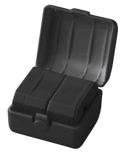 Adattatore da viaggio con custodia Coby Nero