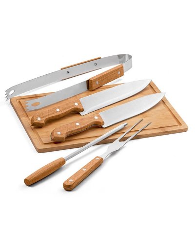 Kit 5 pezzi per barbecue e un tagliere di bambù