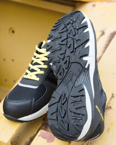 Scarpa con punta in gomma protettiva
