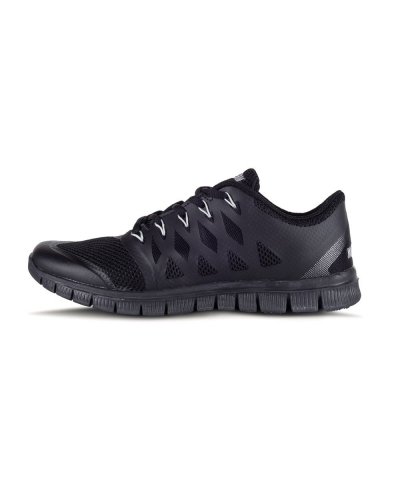 Scarpa sportive con rete e lacci