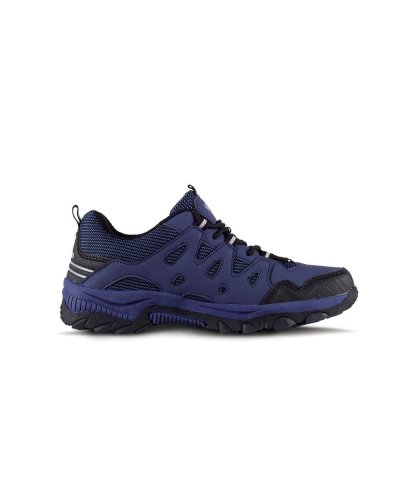 Scarpe tipo trekking con lacci