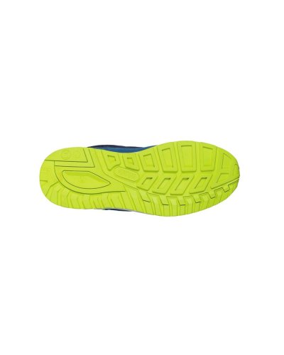 Scarpa con dettagli riflettenti priva di metallo
