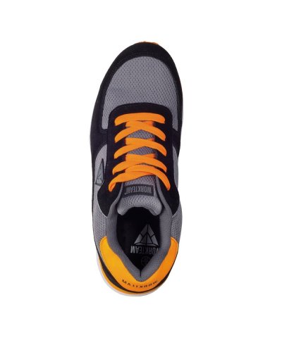 Scarpa con dettagli riflettenti priva di metallo