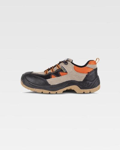 Scarpe scamosciate con lacci tipo trekking