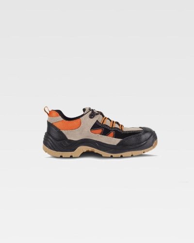 Scarpe scamosciate con lacci tipo trekking