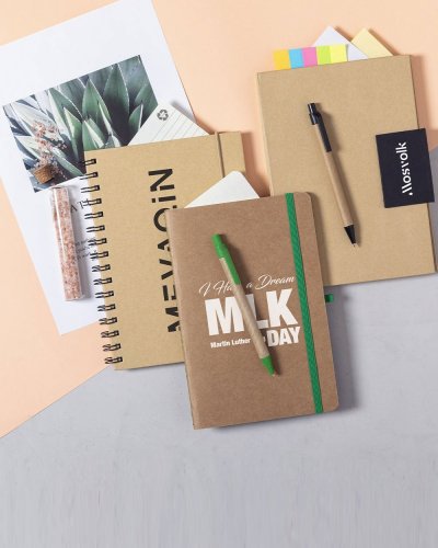 Set composto da Taccuino e penna Esteka