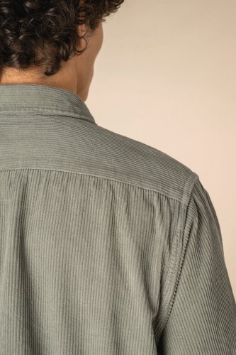 Sovracamicia uomo slavata ecosostenibile in velluto a costine