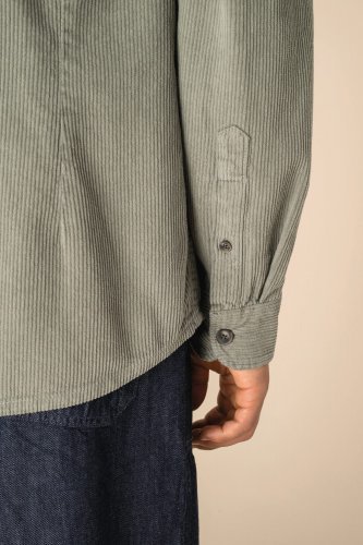 Sovracamicia uomo slavata ecosostenibile in velluto a costine