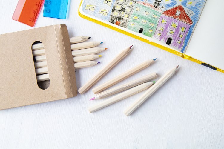 Set de 12 crayons de couleurs lea