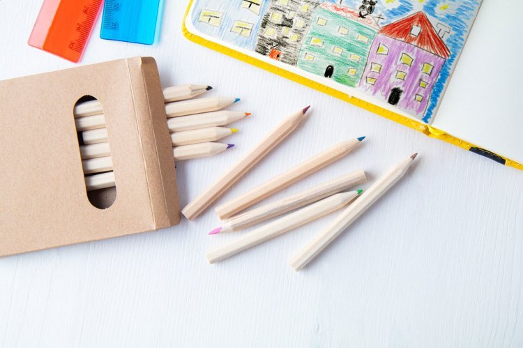 Set de 12 crayons de couleurs lea