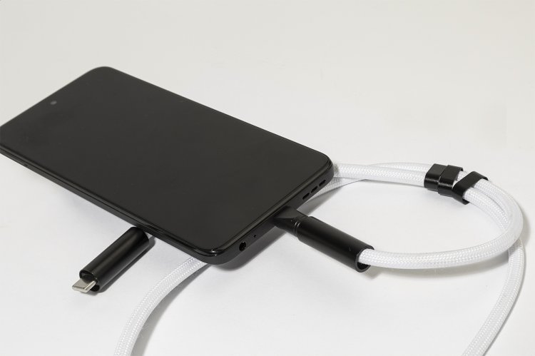 Cavo da 60 w con lanyard portacellulare in rpet holcharge