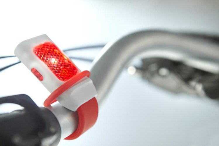 Luce bici duncan | plastica | 3+1 led | fascia silicone