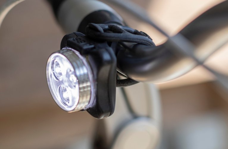 Set di luci per bici elisabeth | plastica e silicone | ricaricabile | 4 modalità