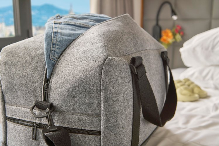 Borsa sportiva corliss | feltro riciclato | tracolla regolabile