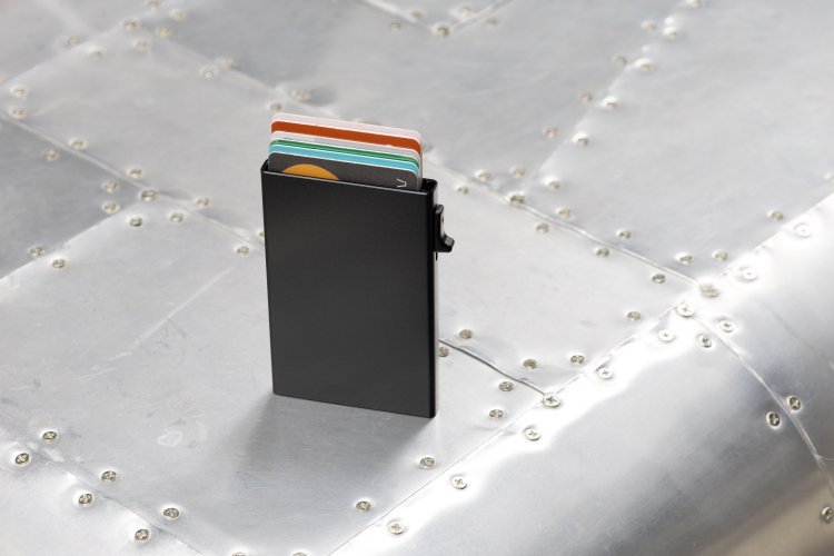 Brandcharger portacarte wally mag | compatibile con magsafe