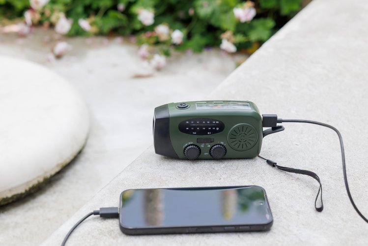Radio d'emergenza solan | riciclata