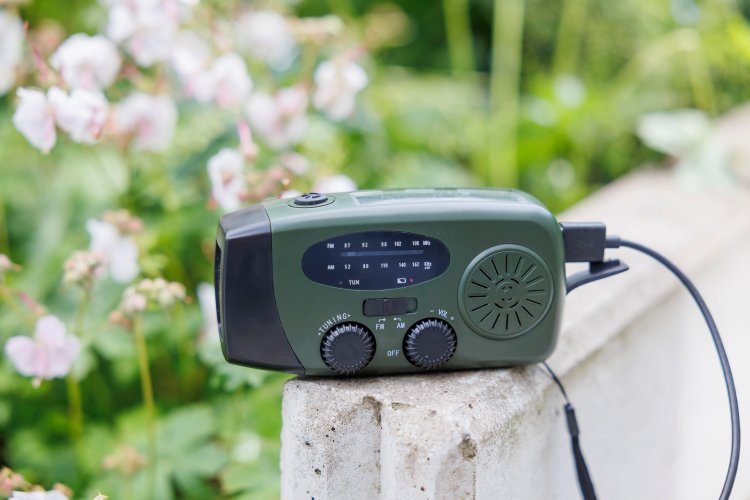 Radio d'emergenza solan | riciclata
