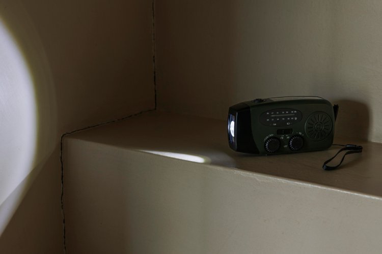 Radio d'emergenza solan | riciclata