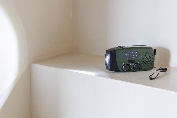Radio d'emergenza solan | riciclata
