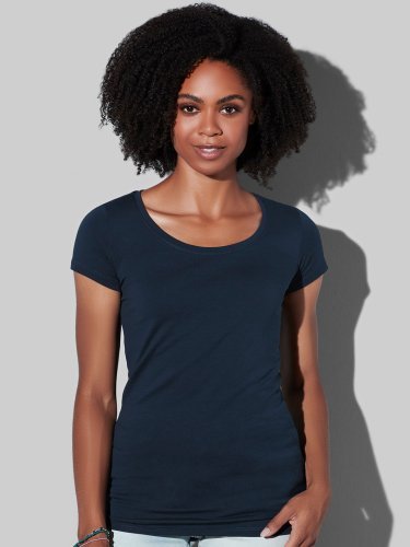 Camiseta de mujer Claire cuello redondo No Label de algodón y elastano