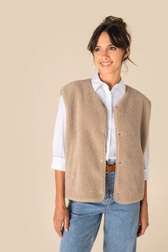 Ärmellose sherpa-jacke für damen