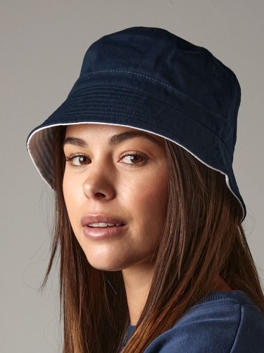 Chapeau à seau réversible
