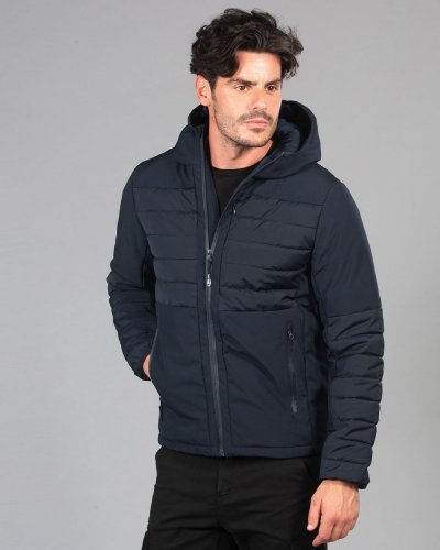 Polyesterjacke mit wasserabweisender Behandlung