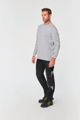 Leichte stretchhose mit mehreren taschen aus recyceltem material