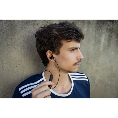 Otto. in-ear kopfhörer wireless und magnetisch mit 3 stunden akkulaufz