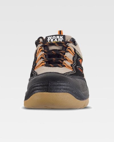 Scarpe scamosciate con lacci tipo trekking