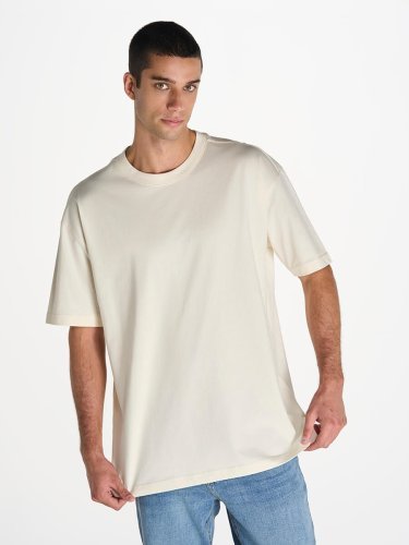 T-shirt over relaxed fit