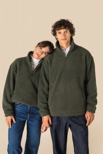 Unisex Sweatshirt mit 1/4-Zip aus Sherpa mit überschnittenen Schultern