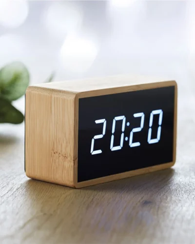 MIRI CLOCK Sveglia LED in bamboo naturale, display e termometro