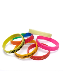 Braccialetti in silicone personalizzati a basso rilievo