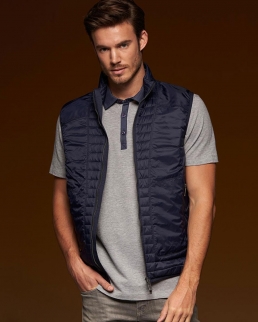 Gilet trapuntato con dettagli alla moda