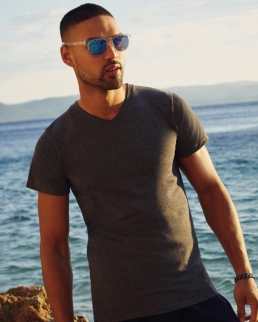 T-shirt VALUEWEIGHT scollo a V
