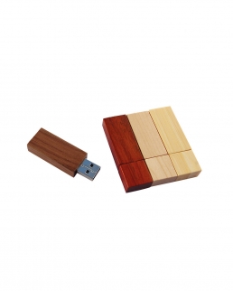 Chiavetta USB 8 Gb in legno